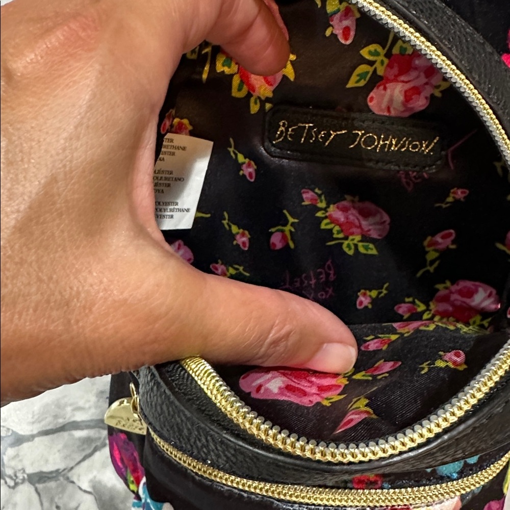 NWT! Betsey Johnson Velvet Black and Multicolor Floral Covertible Backpack - Picture 8 of 14